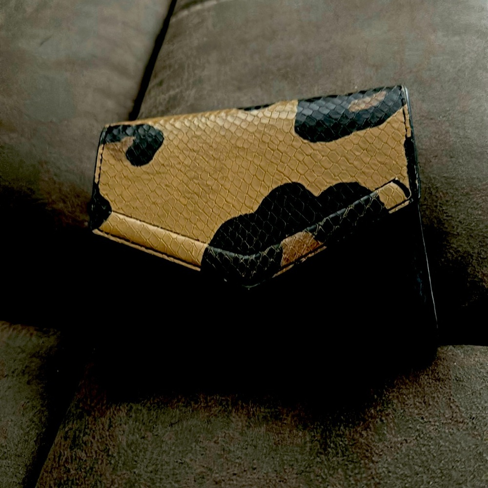 Vince Camuto wallet. Never used, new